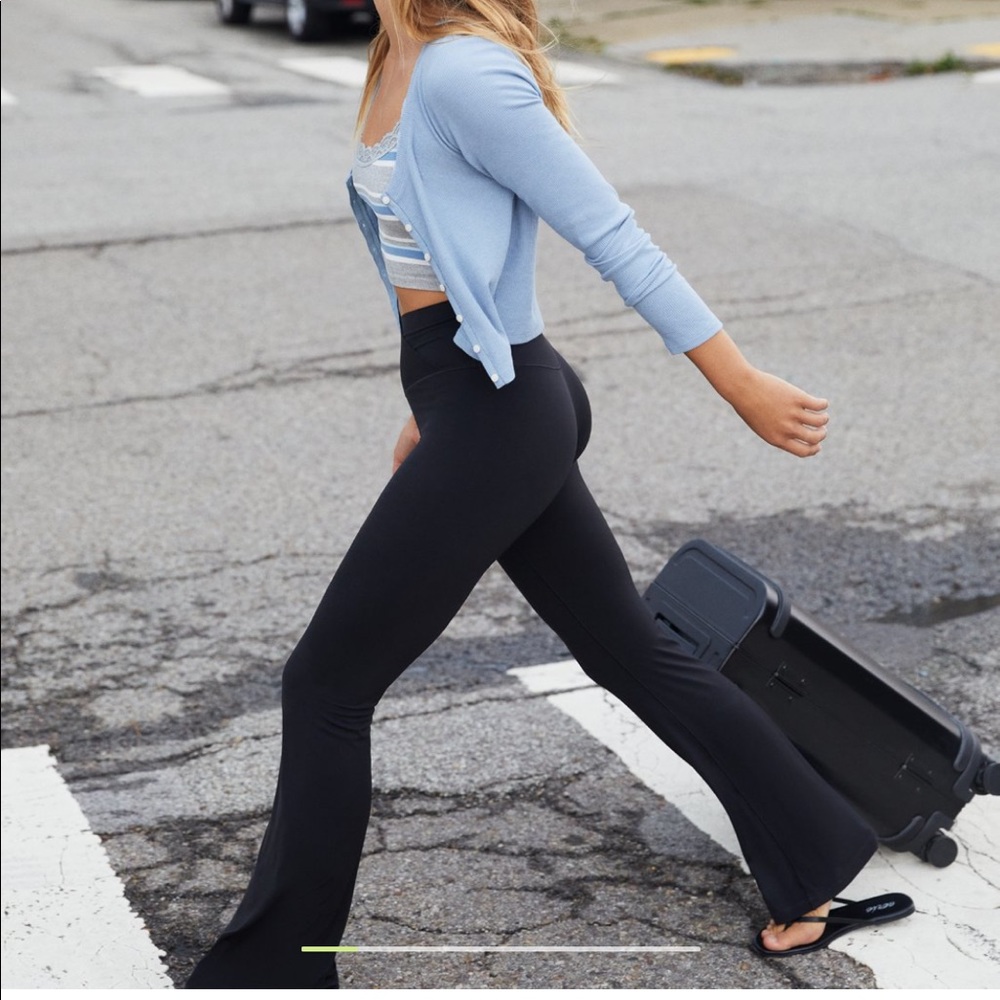 Aerie crossover flare leggings